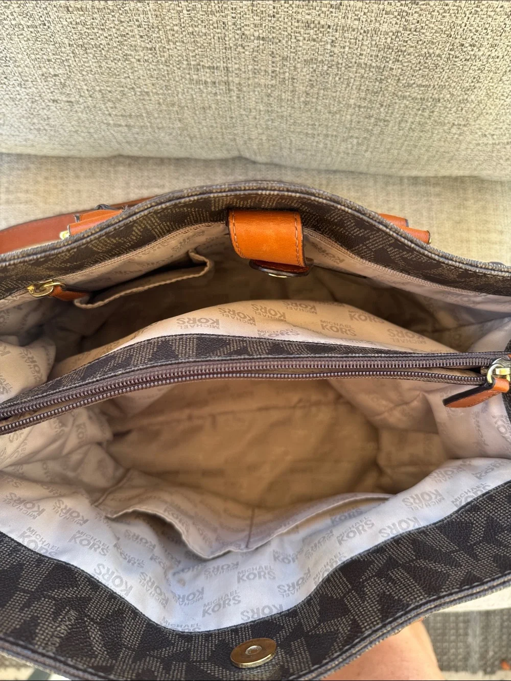 Michael Kors Hamilton Large Traveler Tote Bag Monogram Brown